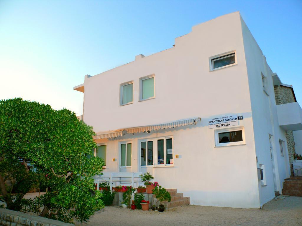 Apartments Panonija Novalja Exterior foto